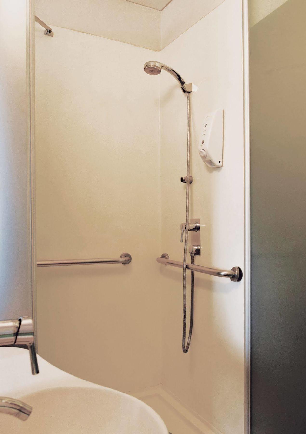 Ibis Budget Semarang Tendean Экстерьер фото