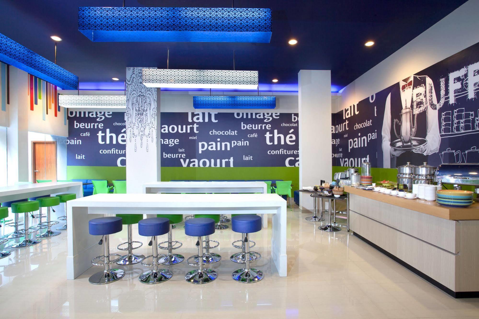 Ibis Budget Semarang Tendean Экстерьер фото